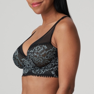 Rose Sauvage zwart
